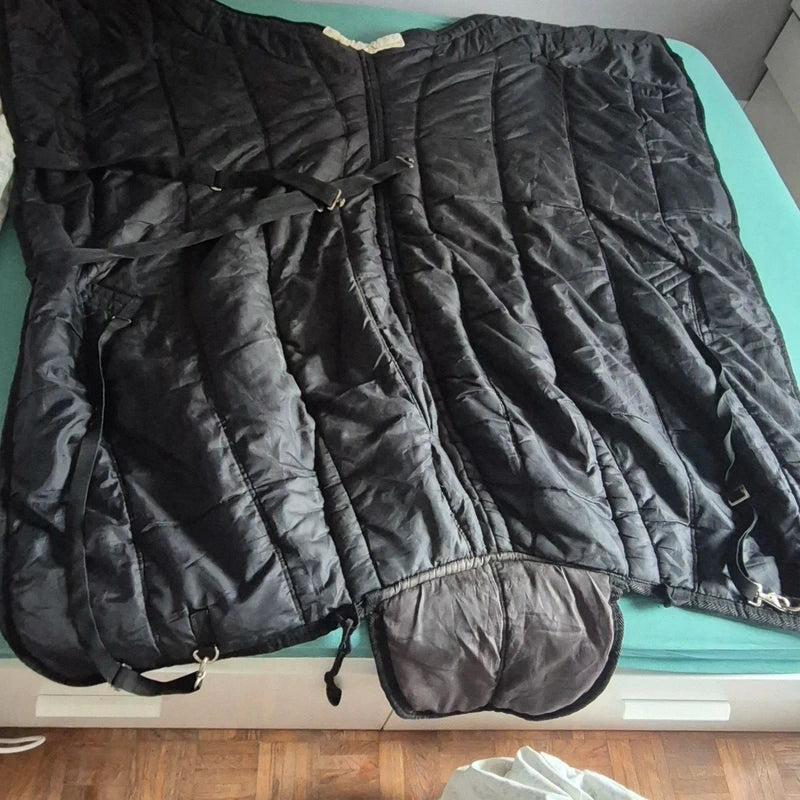 Couverture d'écurie pour cheval Harry's Horse Highliner 300g